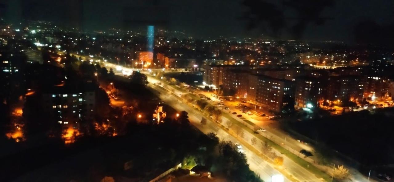 18Th & 16H Floor Secure Luxury Condos With Pool & Fitness Included In Price Скопье Экстерьер фото