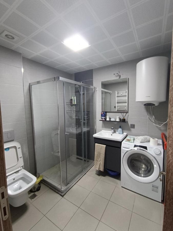 18Th & 16H Floor Secure Luxury Condos With Pool & Fitness Included In Price Скопье Экстерьер фото