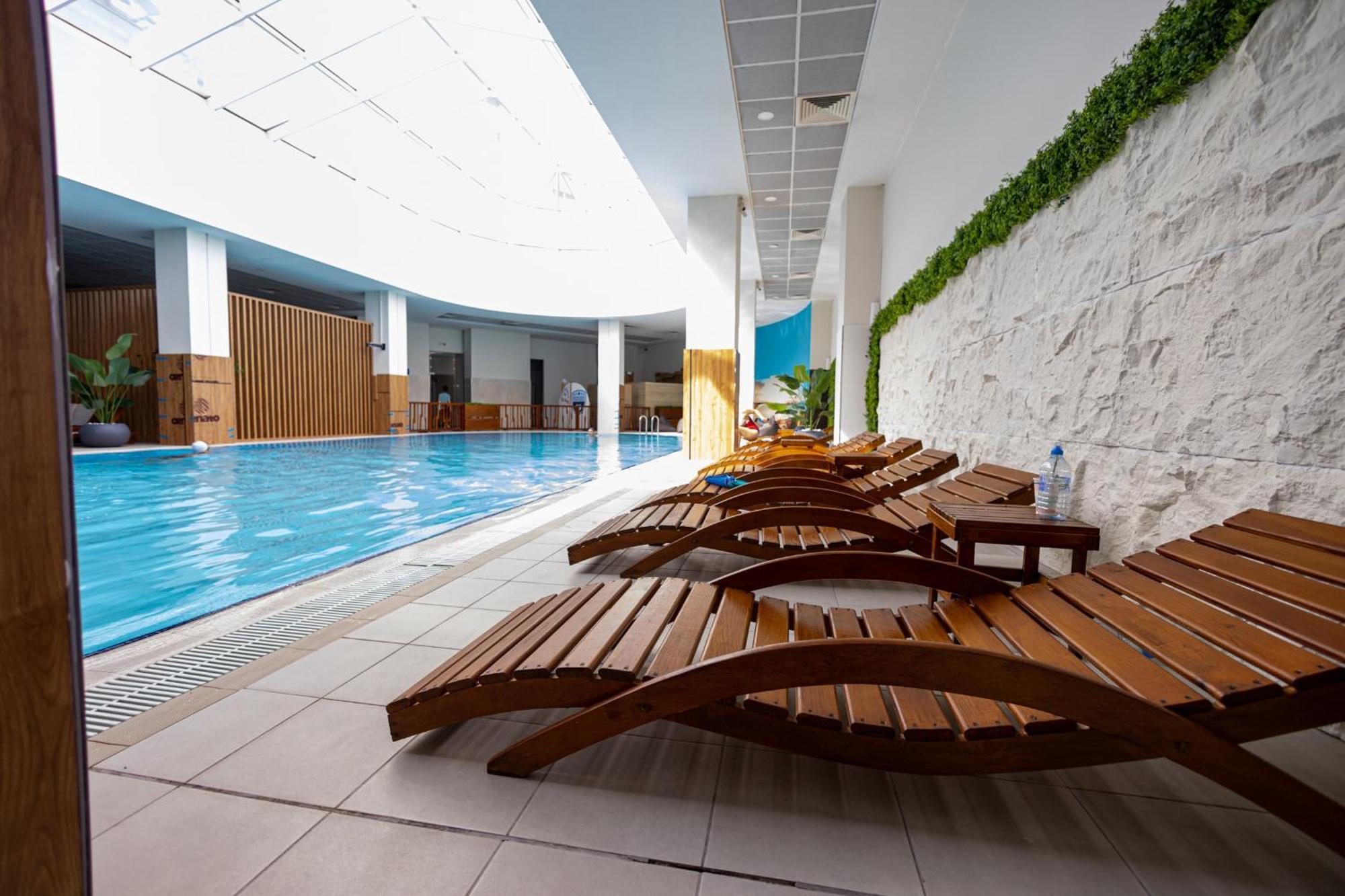18Th & 16H Floor Secure Luxury Condos With Pool & Fitness Included In Price Скопье Экстерьер фото