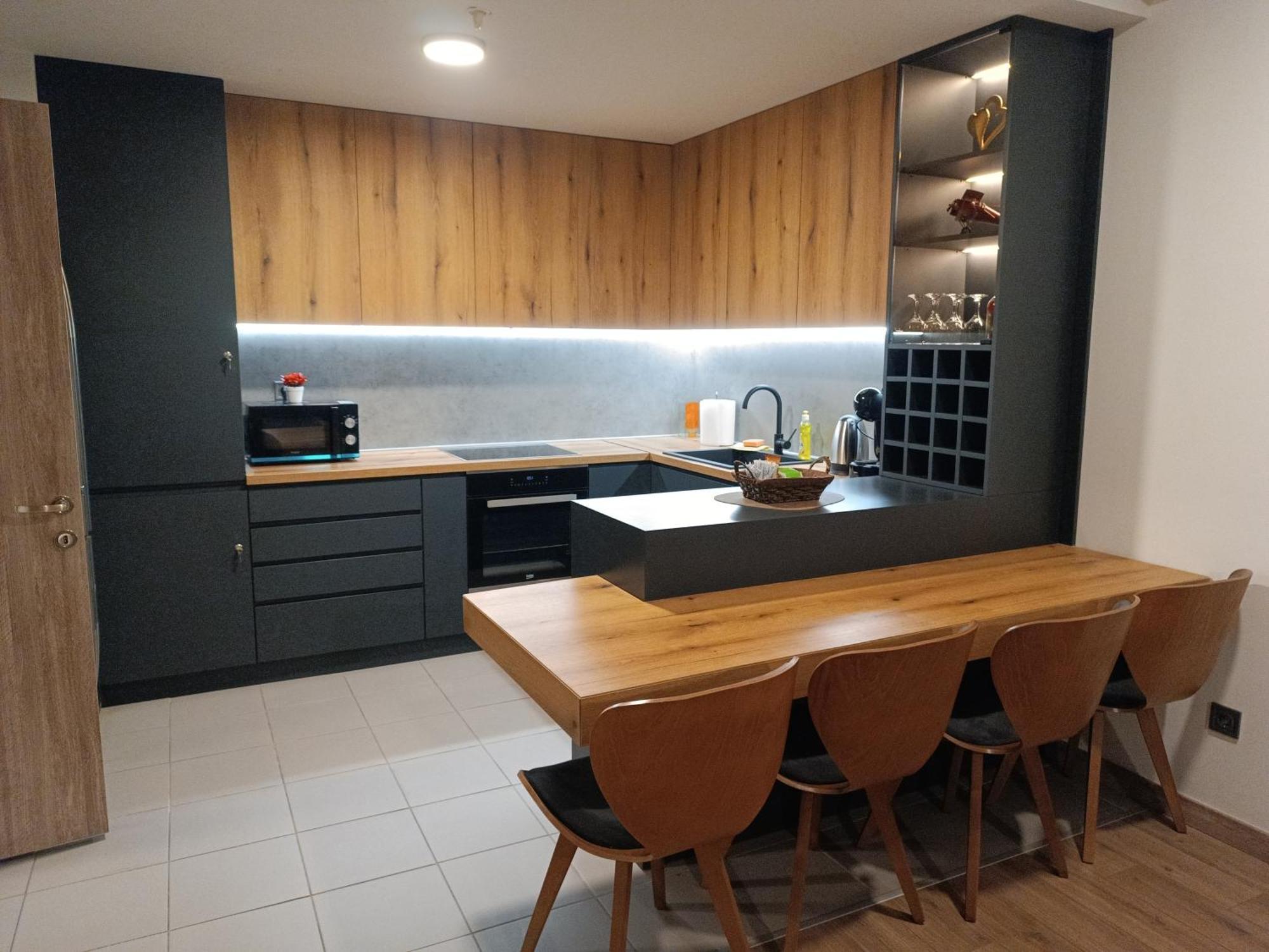 18Th & 16H Floor Secure Luxury Condos With Pool & Fitness Included In Price Скопье Экстерьер фото