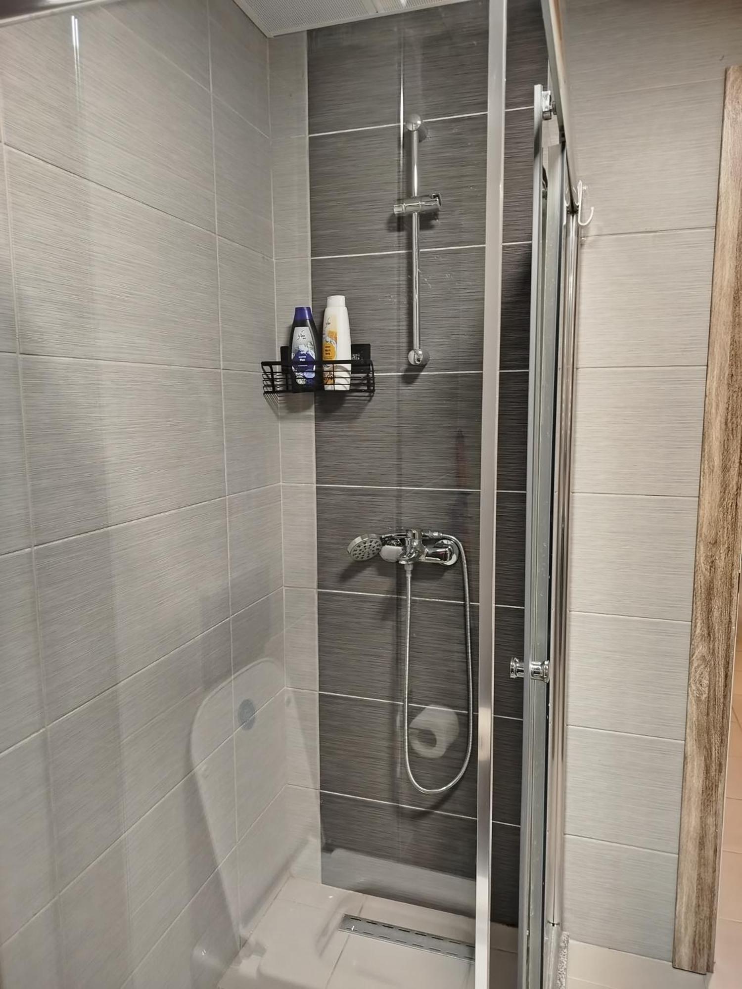 18Th & 16H Floor Secure Luxury Condos With Pool & Fitness Included In Price Скопье Экстерьер фото