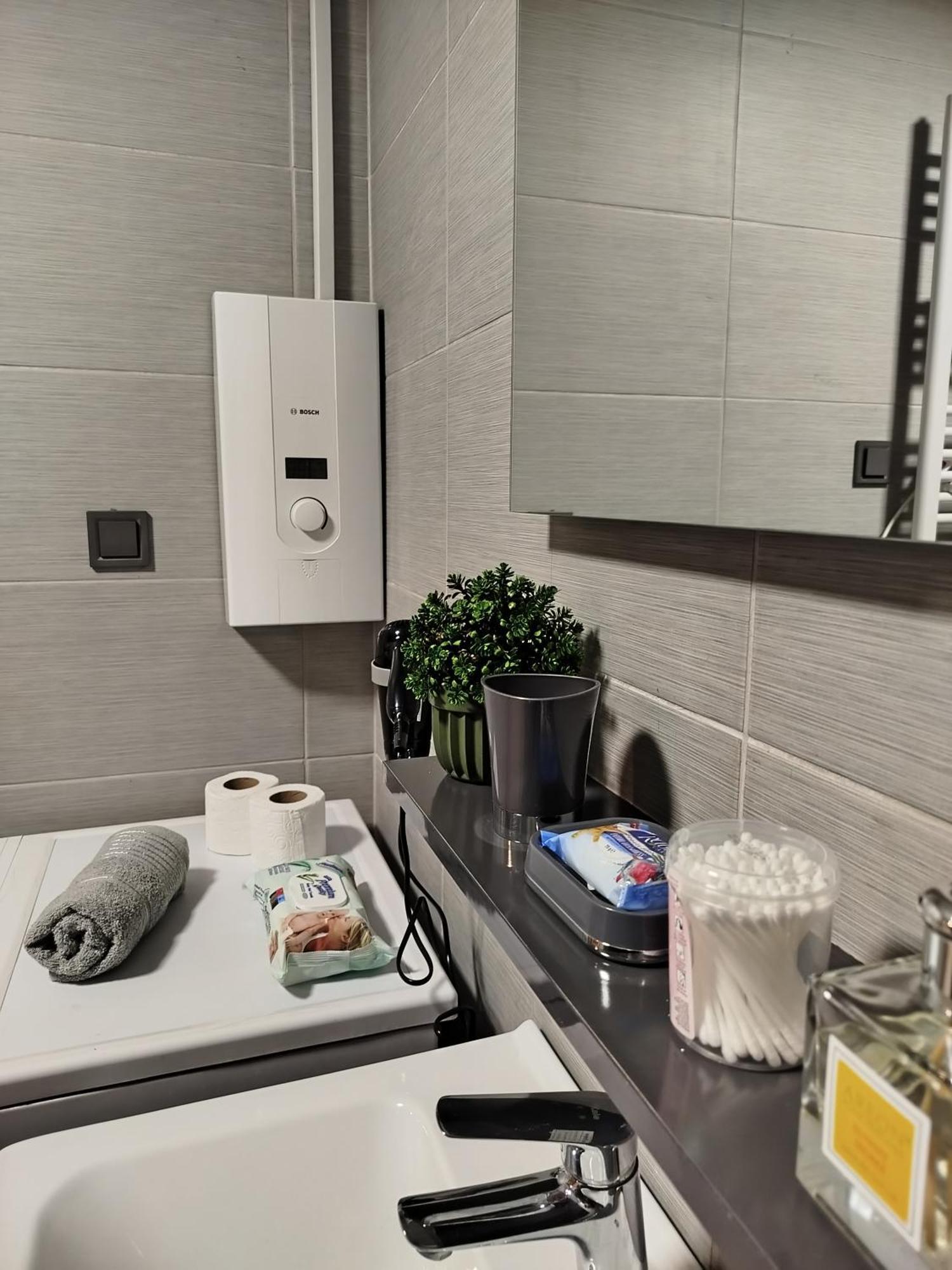 18Th & 16H Floor Secure Luxury Condos With Pool & Fitness Included In Price Скопье Экстерьер фото