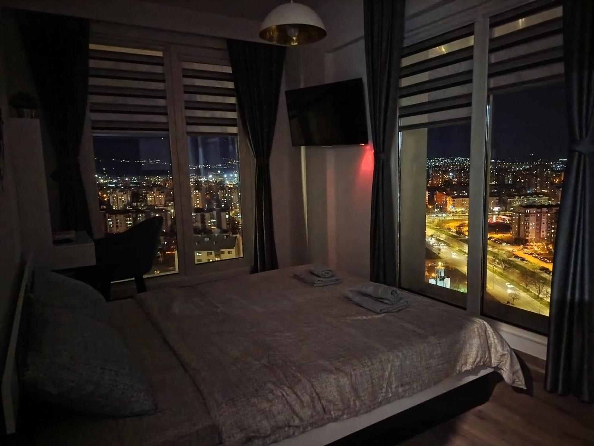 18Th & 16H Floor Secure Luxury Condos With Pool & Fitness Included In Price Скопье Экстерьер фото
